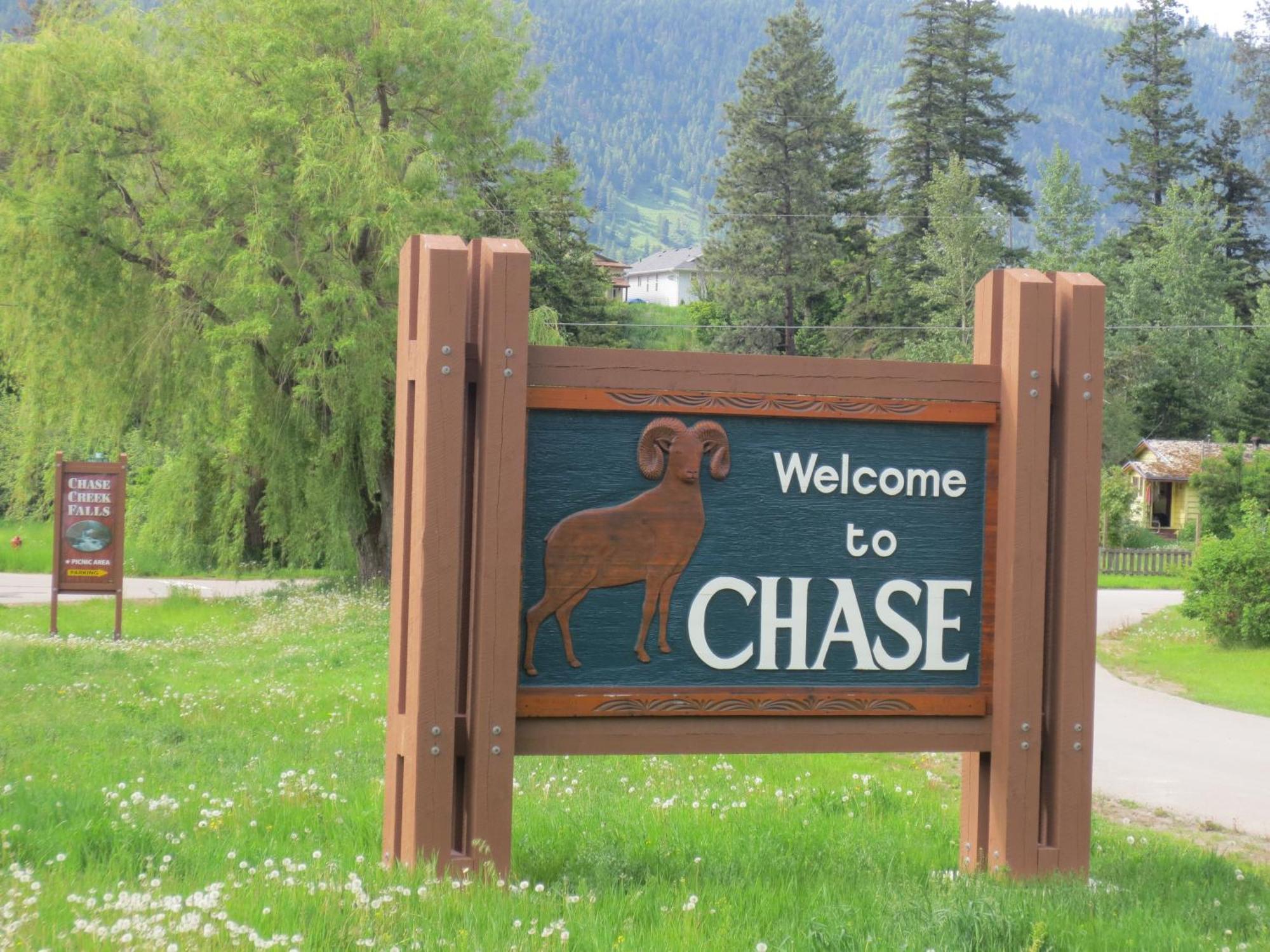 Chase Country Inn Exterior photo