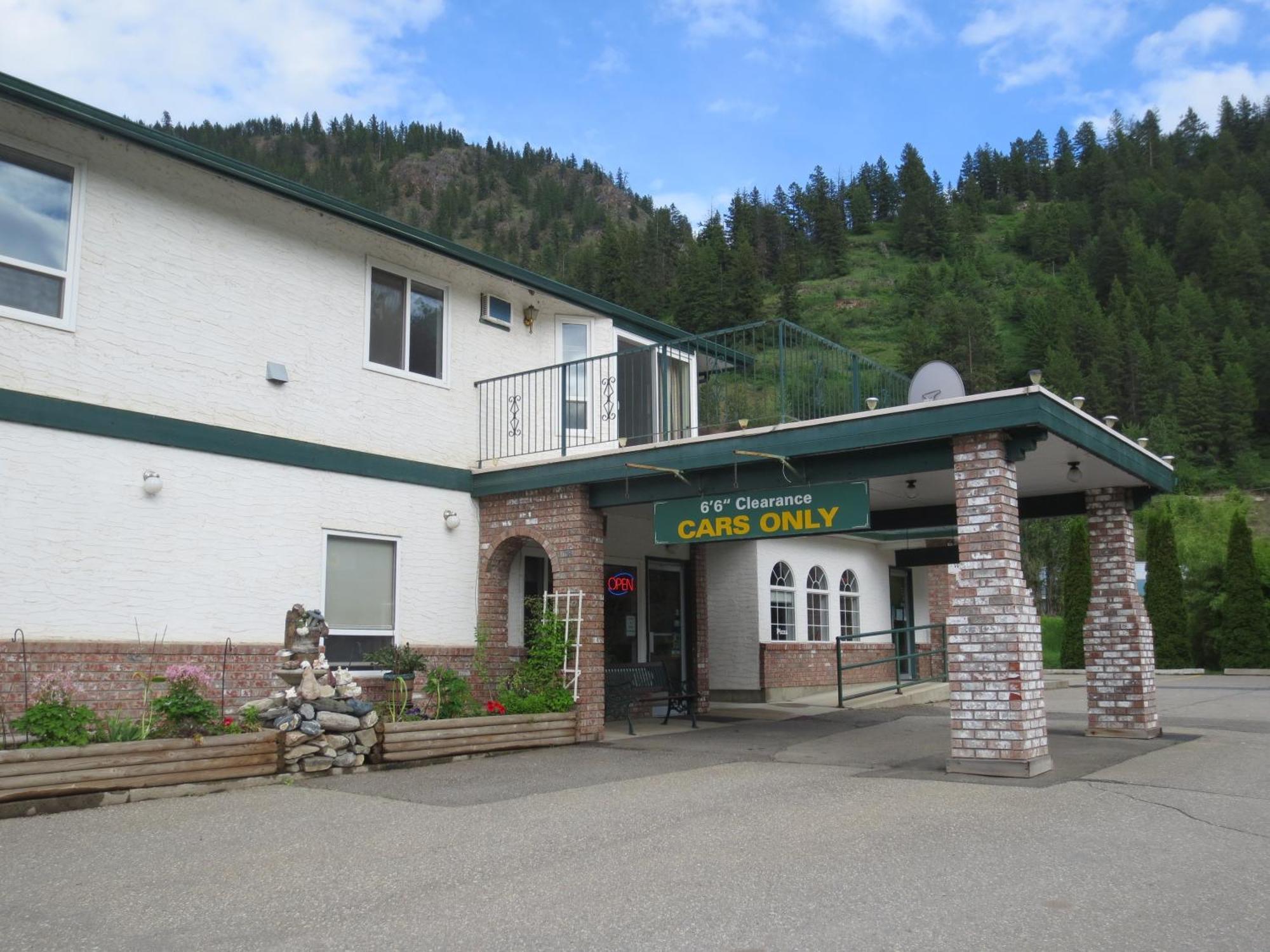 Chase Country Inn Exterior photo