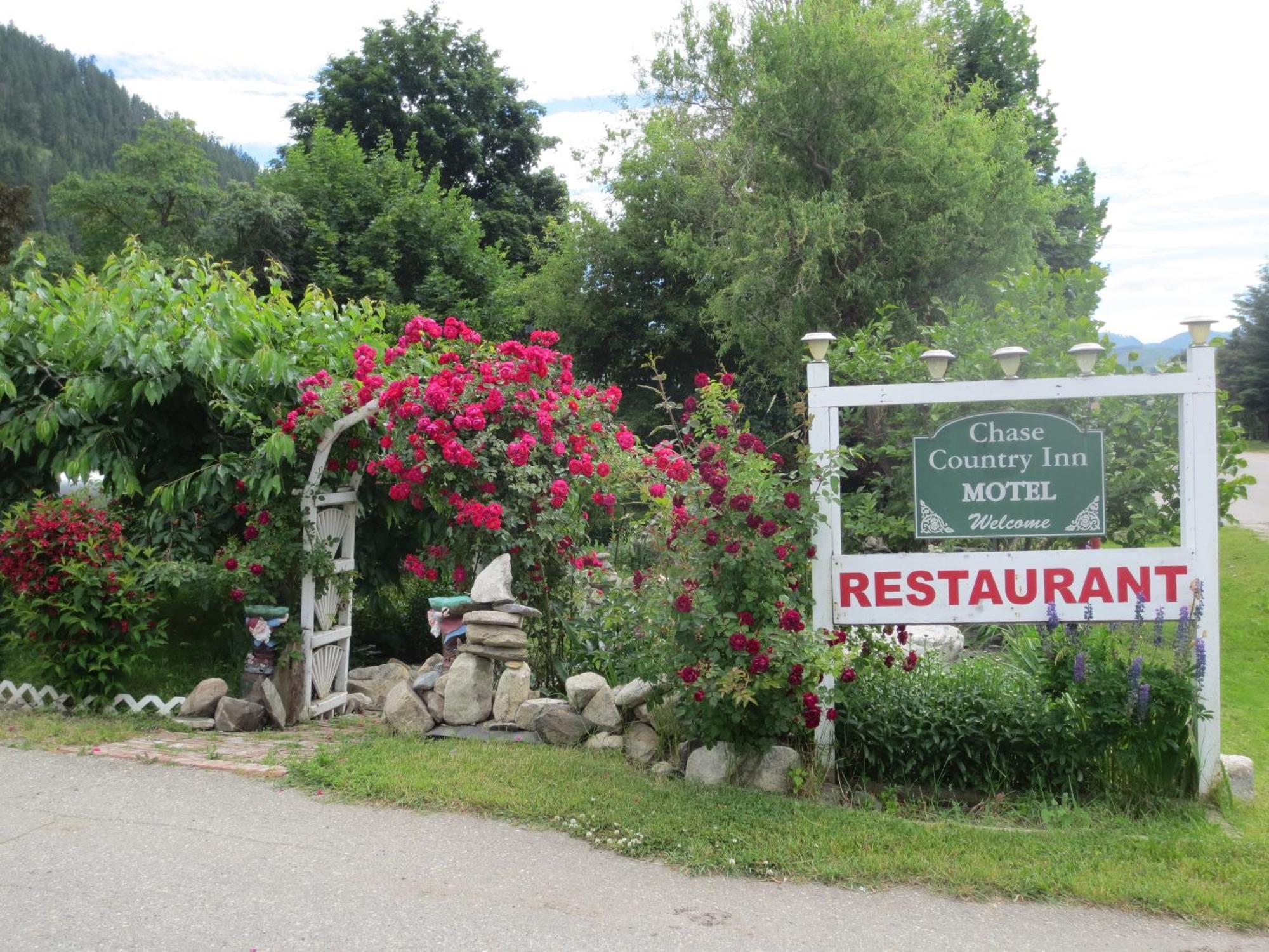 Chase Country Inn Exterior photo