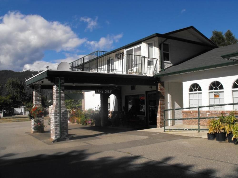 Chase Country Inn Exterior photo