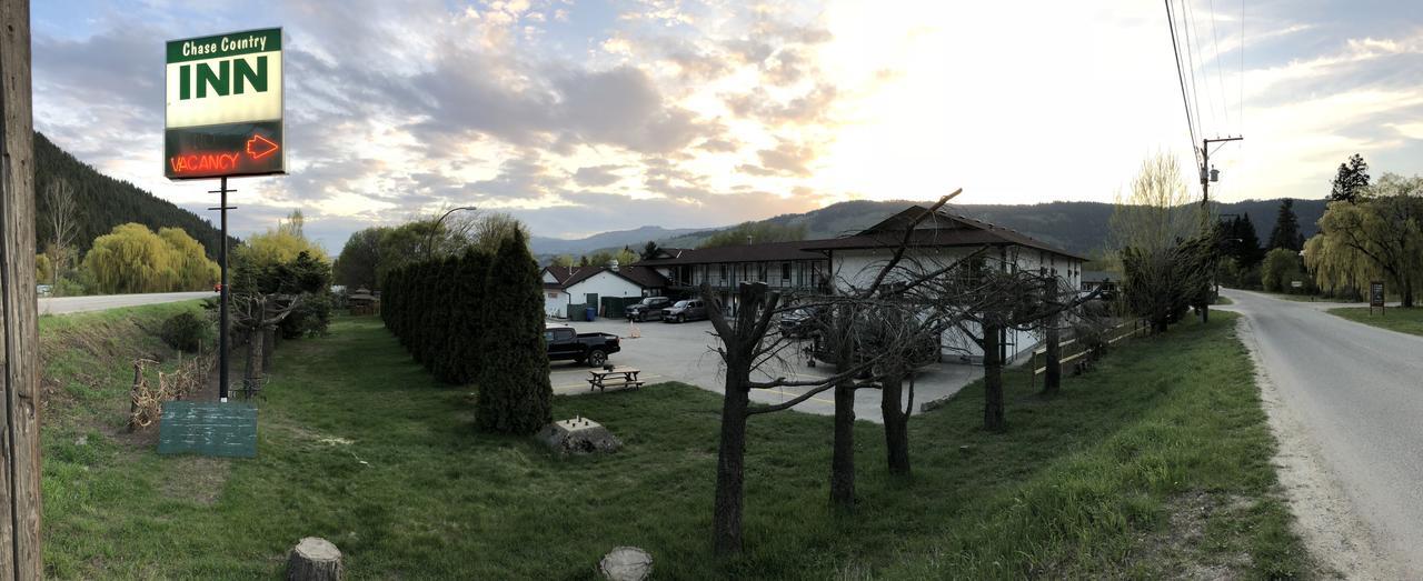 Chase Country Inn Exterior photo