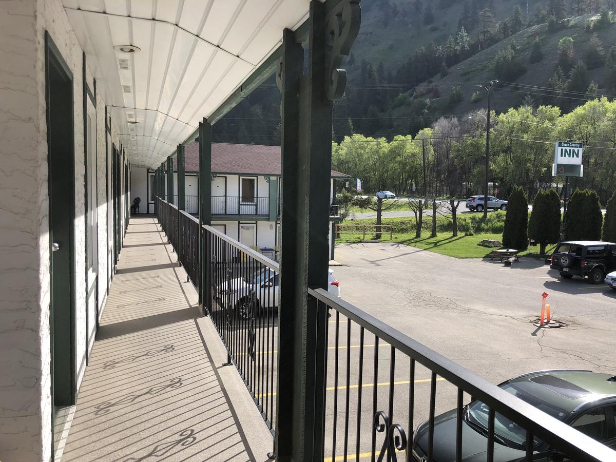 Chase Country Inn Exterior photo