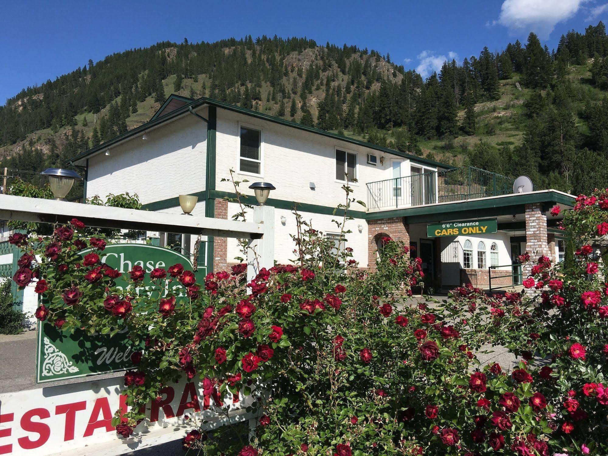Chase Country Inn Exterior photo